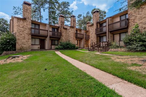 Photo of 2521 Crosstimbers Street #F5, Huntsville, TX 77320 (MLS # 93111841)