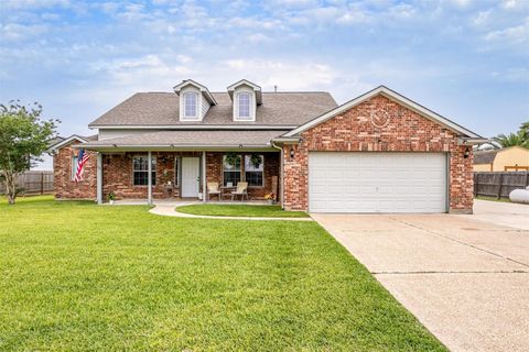 Photo of 1711 Caroline Avenue, Baytown, TX 77523 (MLS # 10719812)