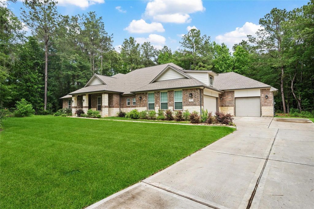 Photo of 1574 Silver Creek Lane, Montgomery, TX 77316 (MLS # 98951064)