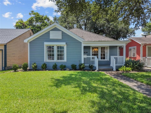 Photo of 5017 Avenue N 1/2, Galveston, TX 77551 (MLS # 52738369)