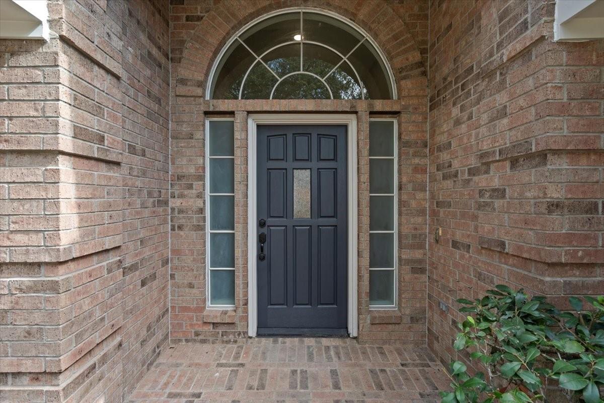 105 Barrington Pointe Court
