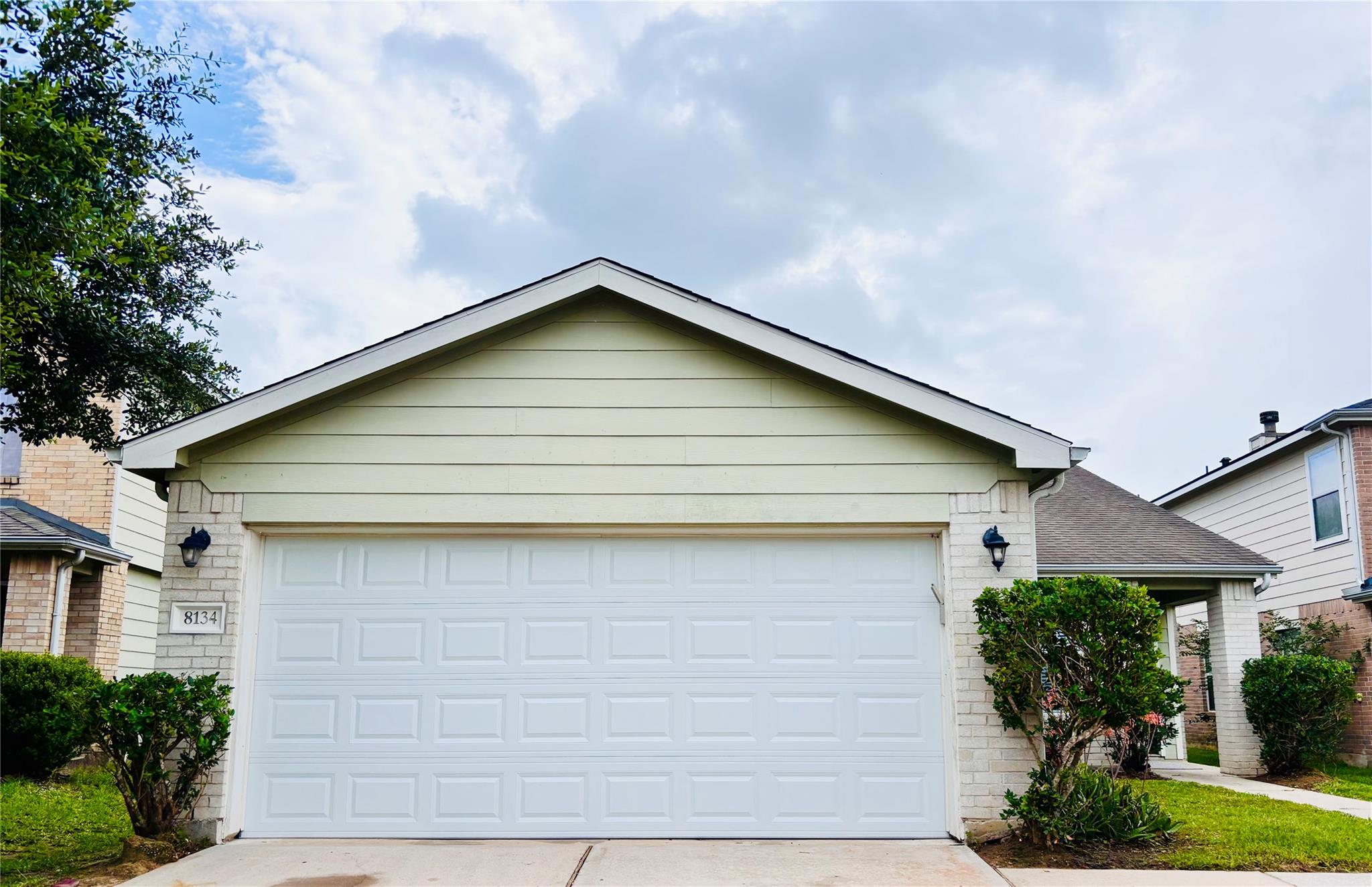 8134 Sanders Forest Court