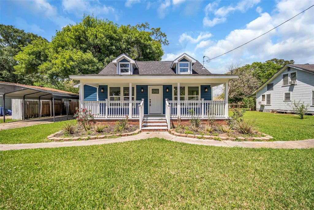 Photo of 6371 Terrell Street, Groves, TX 77619 (MLS # 26264150)