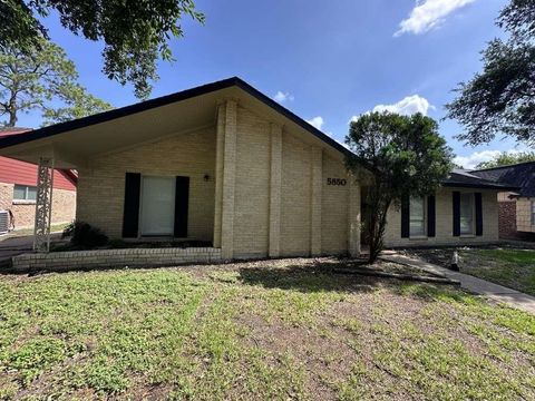 Photo of 5850 Paisley Street, Houston, TX 77096 (MLS # 68282933)