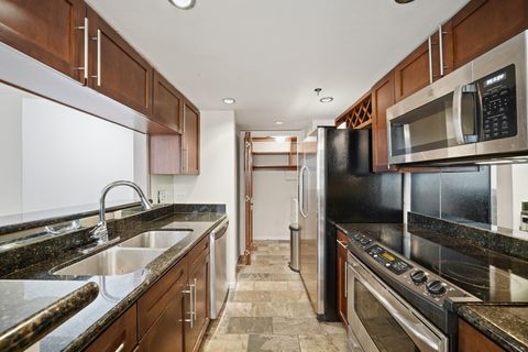 Photo of 3525 Sage Road #404, Houston, TX 77056 (MLS # 83795638)