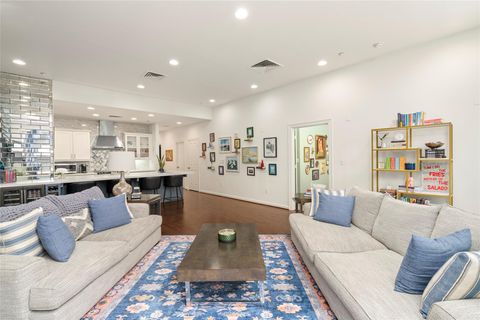 Photo of 914 Main Street #1008, Houston, TX 77002 (MLS # 22189908)