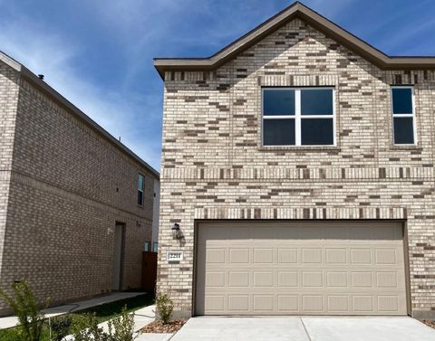 Townhouse For Sale - 2211 Salinas Drive<br/> Brazoria County, Rosharon, TX 77583