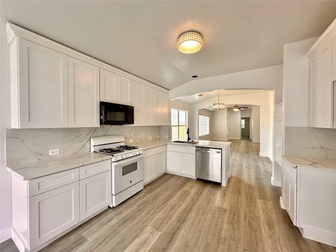 Tiny photo for 8202 Radial Court, Rosharon, TX 77583 (MLS # 50582128)