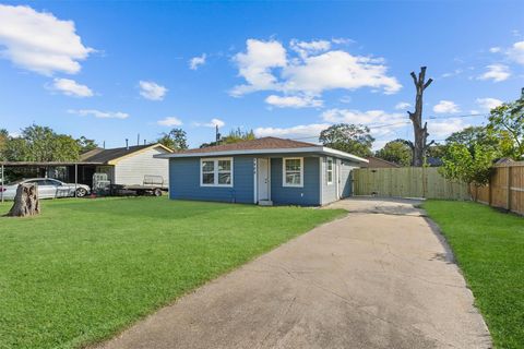 Photo of 5406 Firefly Street, Houston, TX 77017 (MLS # 89007894)