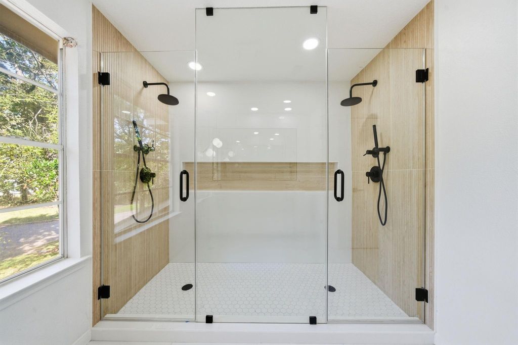 Photo of 82 N Apple Springs Circle, The Woodlands, TX 77382 (MLS # 35718602)