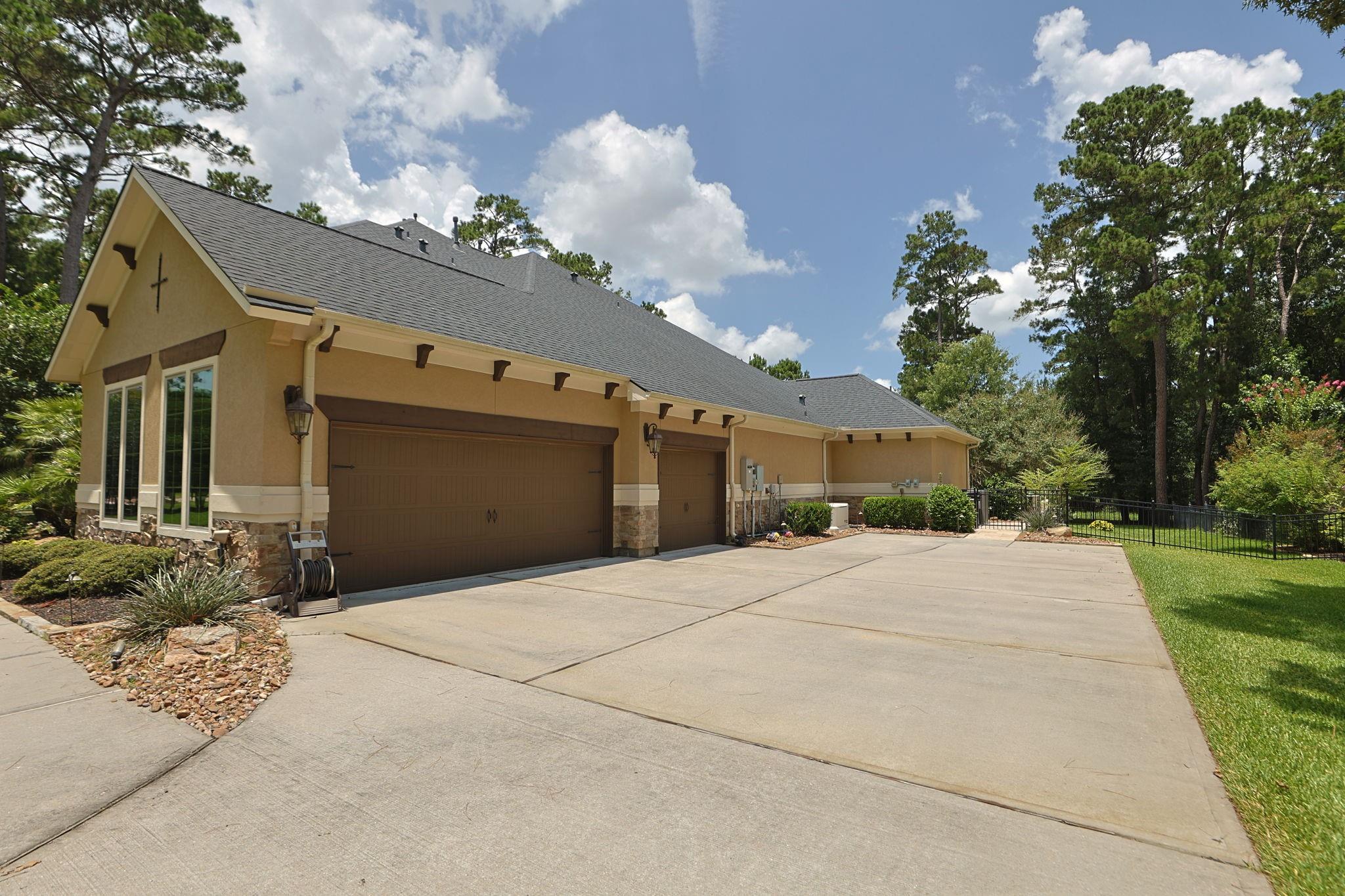 28733 Lakeside Green