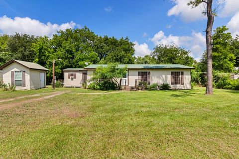 Homes For Sale - 6119 Highland Road<br/> Santa Fe, TX 77517