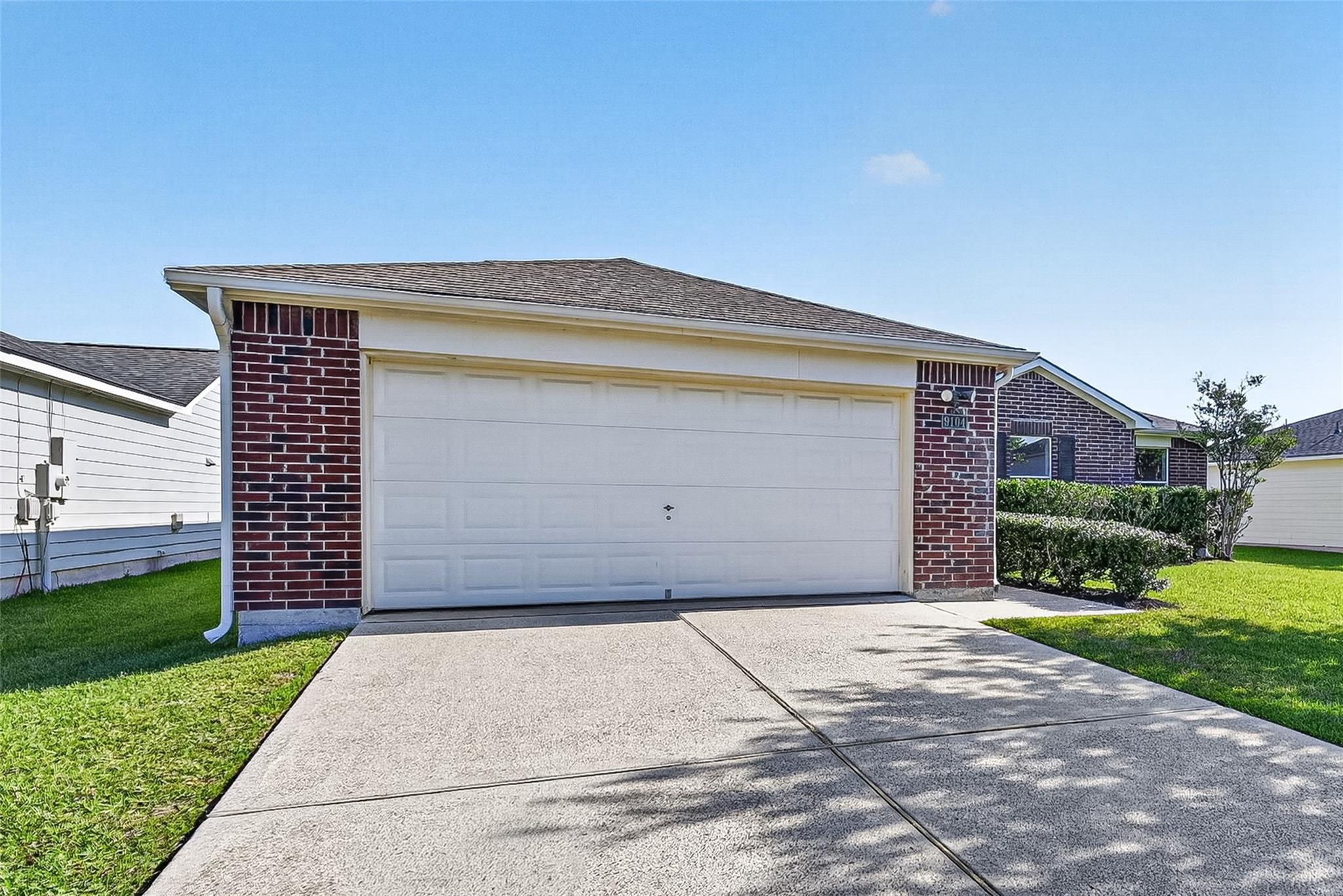 9104 Dolphin Circle