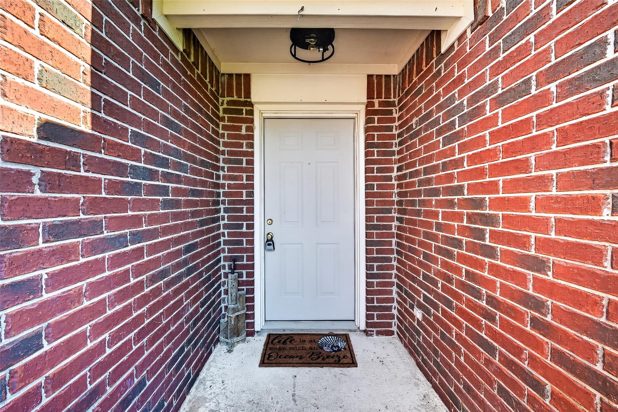 9104 Dolphin Circle