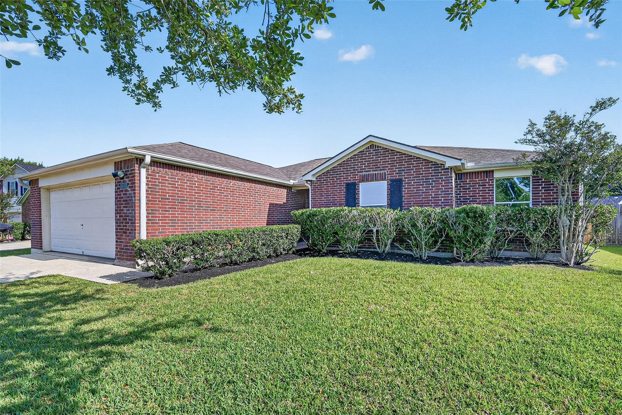 9104 Dolphin Circle