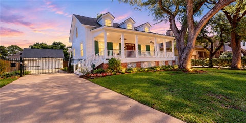Photo of 4050 Dumbarton Street, Houston, TX 77025 (MLS # 35941863)