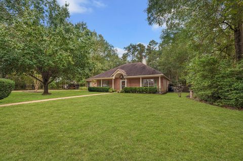 Photo of 310 Oak Crest Drive, Lufkin, TX 75901 (MLS # 78729277)