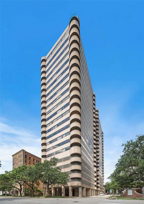 Condo For Sale - 5000 Montrose Boulevard #14H<br/> Harris County, Houston, TX 77006