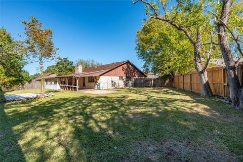 Photo of 2121 Yorktown Court S, League City, TX 77573 (MLS # 30443677)