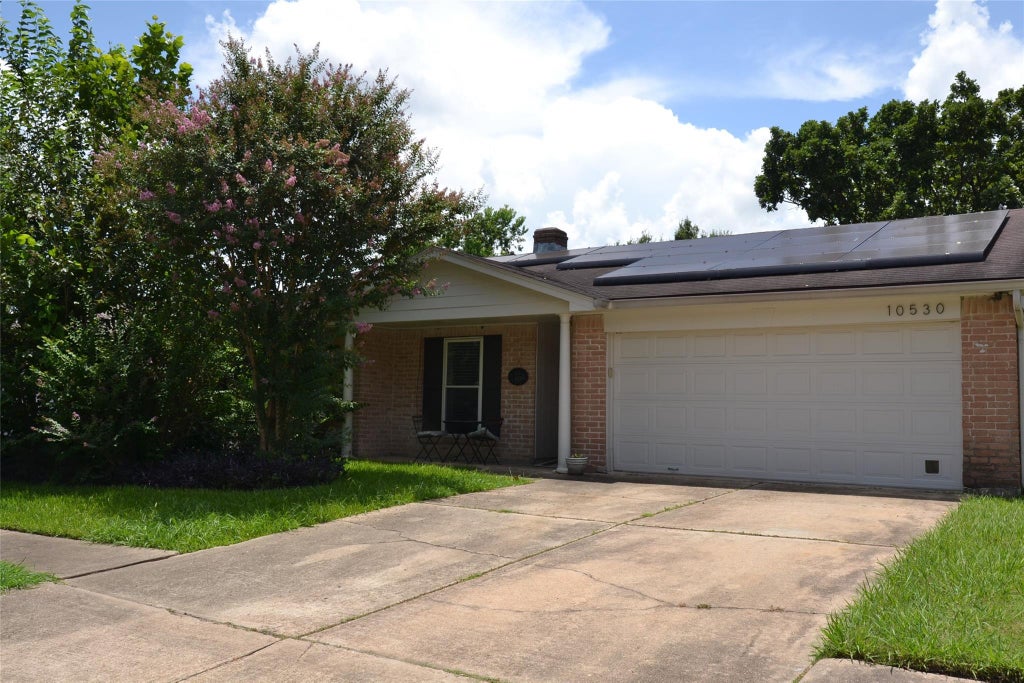Photo of 10530 Permian Drive, Sugar Land, TX 77498 (MLS # 57800931)