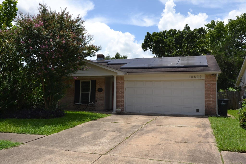 Photo of 10530 Permian Drive, Sugar Land, TX 77498 (MLS # 57800931)