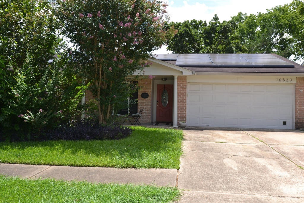 Photo of 10530 Permian Drive, Sugar Land, TX 77498 (MLS # 57800931)