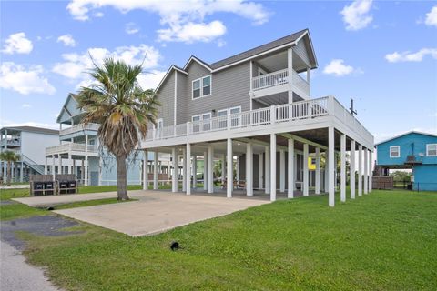 Photo of 892 Melody Lane, Crystal Beach, TX 77650 (MLS # 71512952)