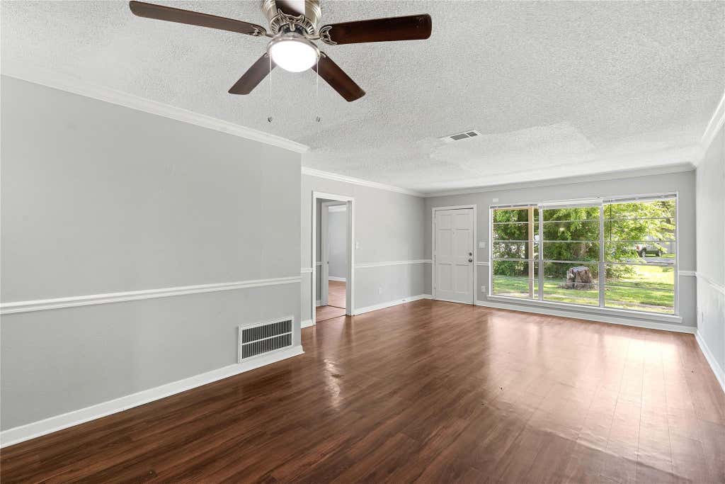 Photo of 424 Southern Oaks Drive, Lake Jackson, TX 77566 (MLS # 37675202)