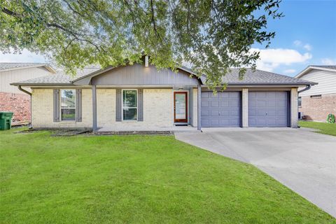 Photo of 5911 Chrystell Lane, Houston, TX 77092 (MLS # 74520624)