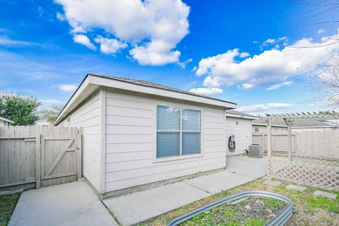 Tiny photo for 15639 Western Skies Drive, Houston, TX 77086 (MLS # 17732757)