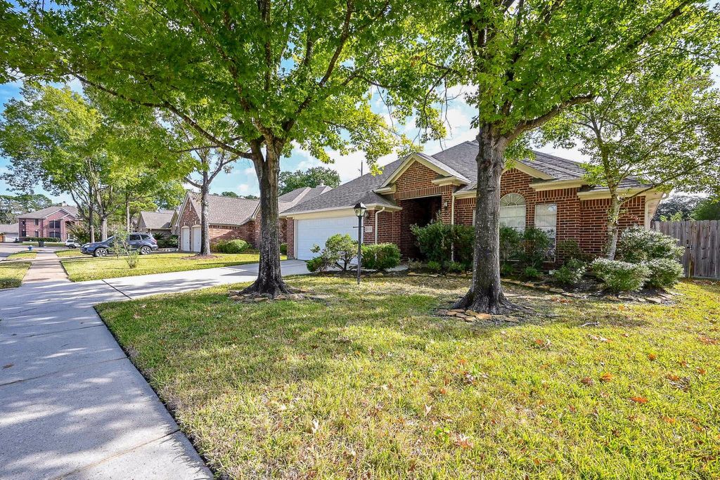 Photo of 12210 Ferncrest Court, Houston, TX 77070 (MLS # 67337344)