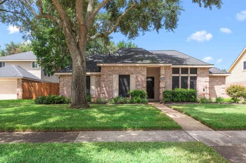 Homes For Sale - 911 Sugardale Court<br/> Fort Bend County, Sugar Land, TX 77498