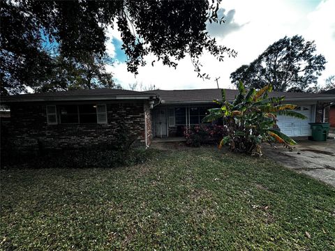 903 Elmwood Drive Baytown TX 77520