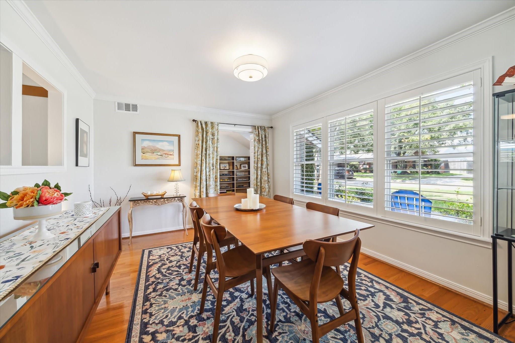 7915 Meadowvale Drive