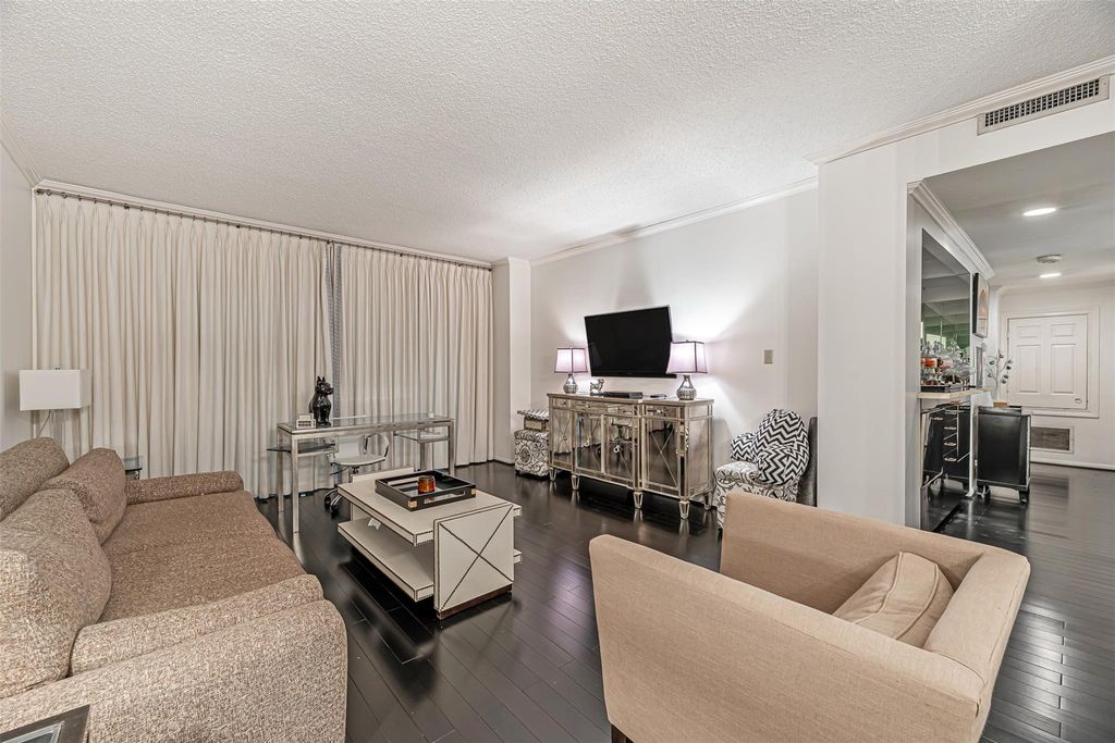 Photo of 661 Bering Drive #404, Houston, TX 77057 (MLS # 56958733)