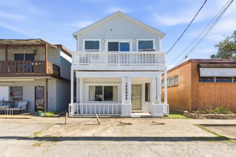 Photo of 313 Grand Avenue, Bacliff, TX 77518 (MLS # 89996015)