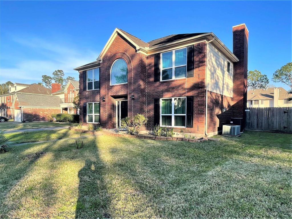 Photo of 834 Island Meadow Court, Houston, TX 77062 (MLS # 16599687)