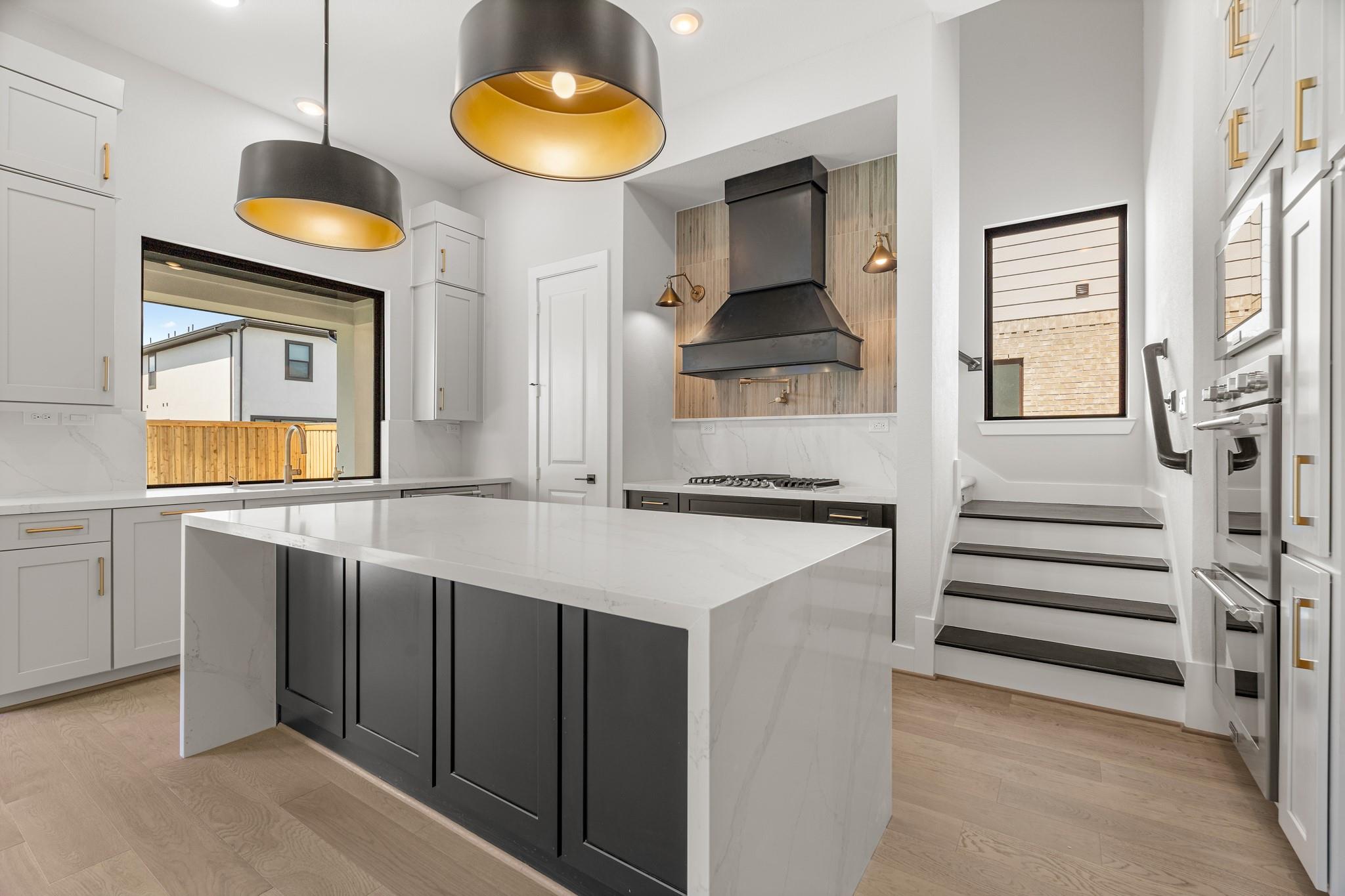 14118 Windy Angelica