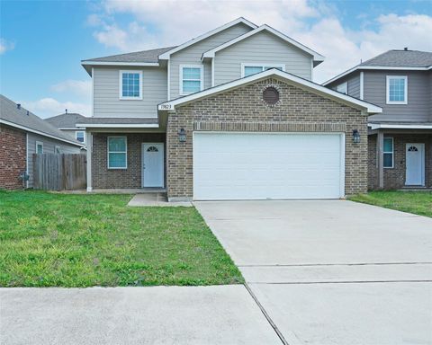 Photo of 13823 Leabrandon Lane, Houston, TX 77045 (MLS # 61955905)