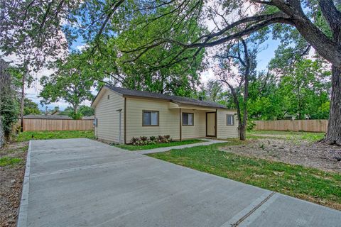 Photo of 10055 Hardison Lane, Houston, TX 77041 (MLS # 93203333)