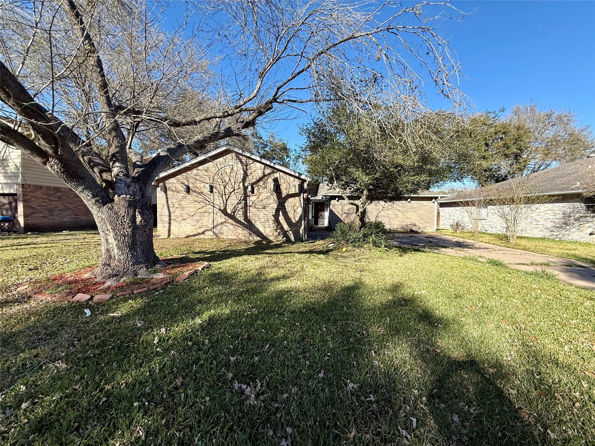 15806 Crystal Grove Drive