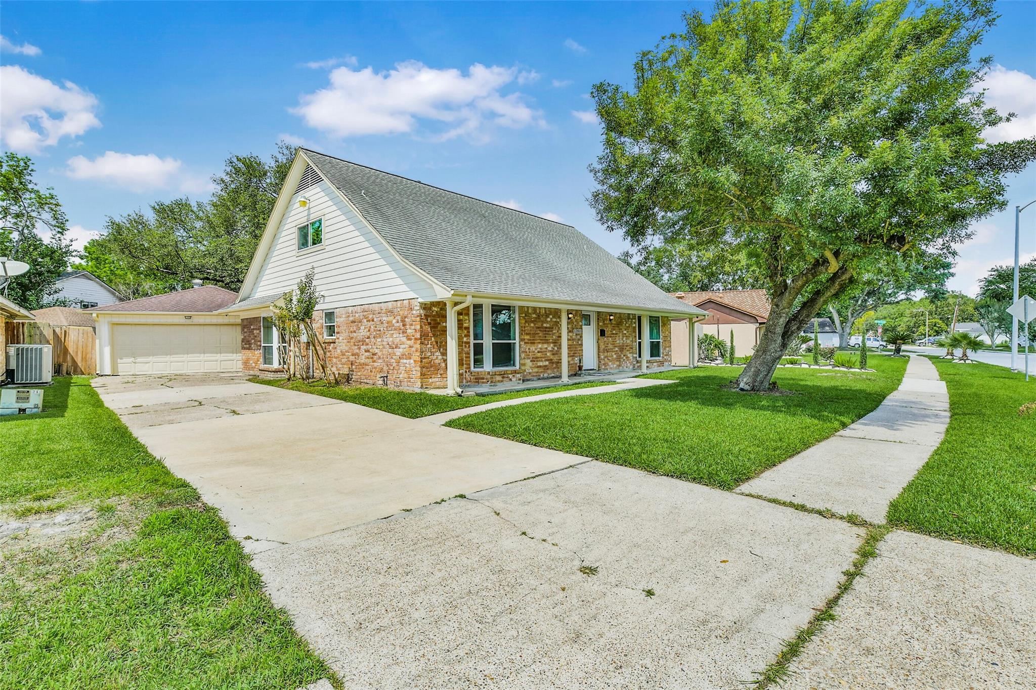 12011 Kirknoll Drive