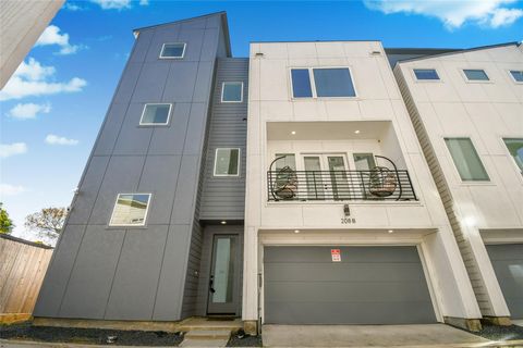 Photo of 208 N York Street #B, Houston, TX 77003 (MLS # 50700274)