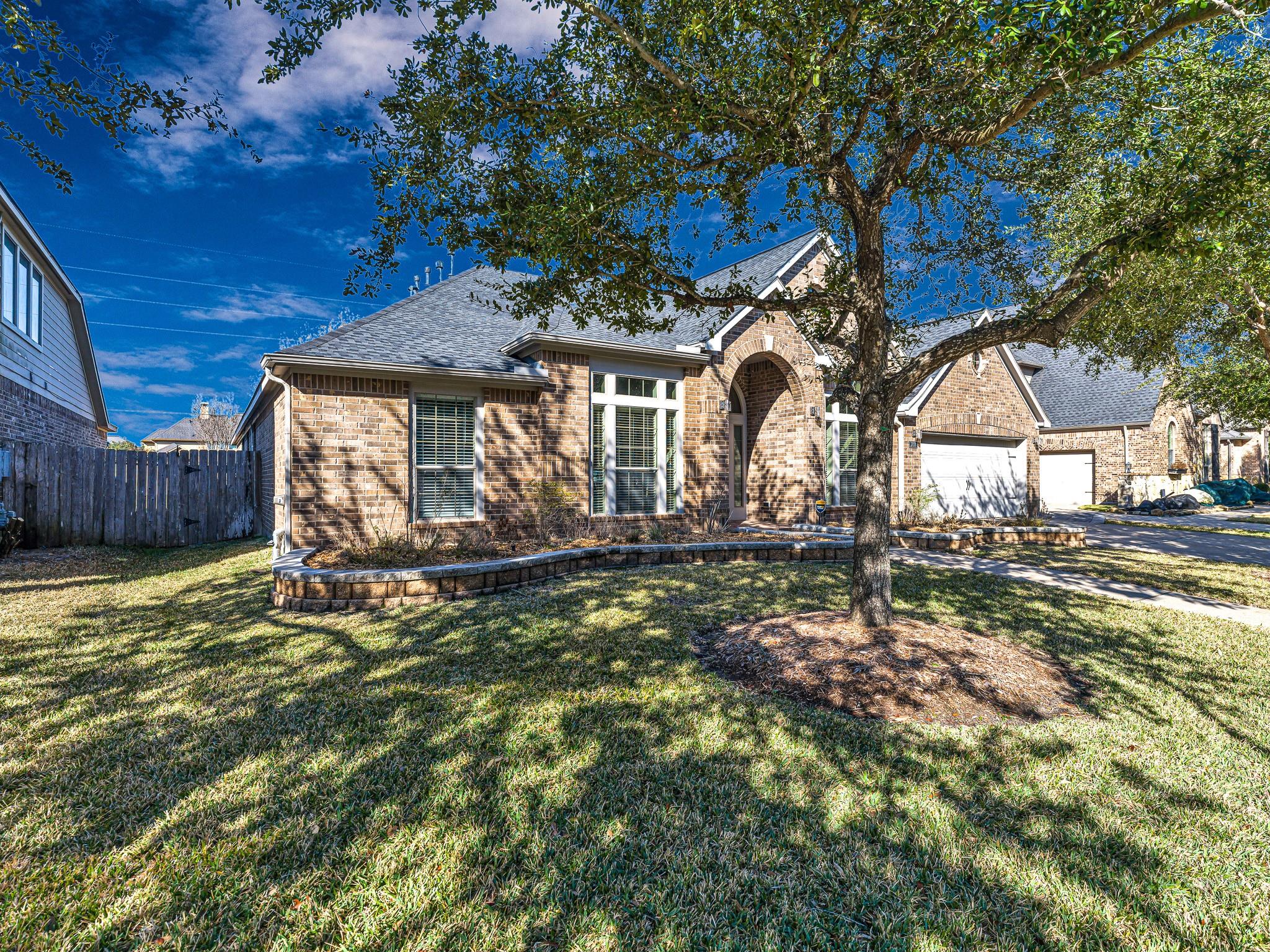 2818 Red Maple Drive