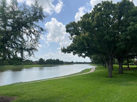 Tiny photo for 1322 Kirby Lake Court, Richmond, TX 77406 (MLS # 30698138)