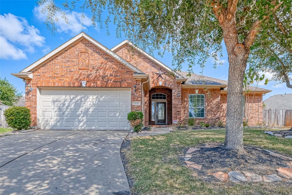 Photo of 13922 Normandy Court, Sugar Land, TX 77498 (MLS # 59785251)