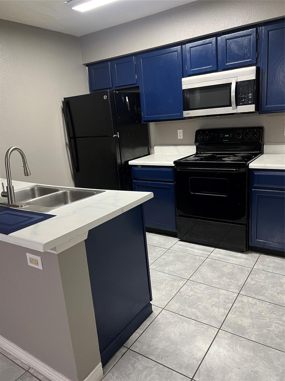 3900 Woodchase Drive 163