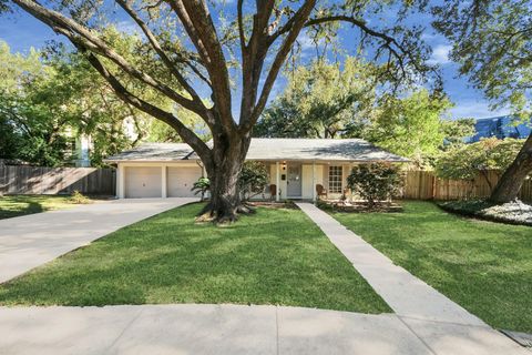 Photo of 5418 Lincrest Lane, Houston, TX 77056 (MLS # 63499428)