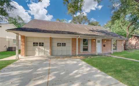 Photo of 5746 Cartagena Street, Houston, TX 77035 (MLS # 49603247)