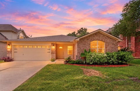 Photo of 17234 Trace Glen Lane, Houston, TX 77083 (MLS # 32715389)